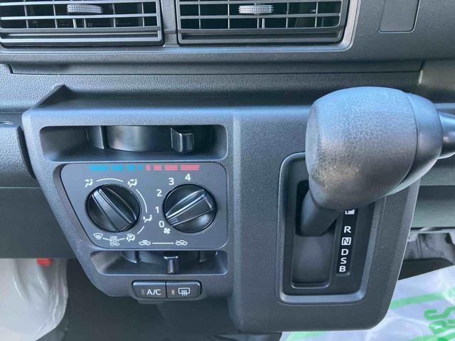 ハイゼットカーゴ ＤＸ　走行距離無制限１２ヶ月保証付き　アイドリングストップ機能　運転席助手席エアバック　セキュリティアラーム　禁煙　オートＬＥＤ　両側スライドドア　横滑り防止装置　オートライト　車線逸脱　記録簿　ＡＢＳ（15枚目）