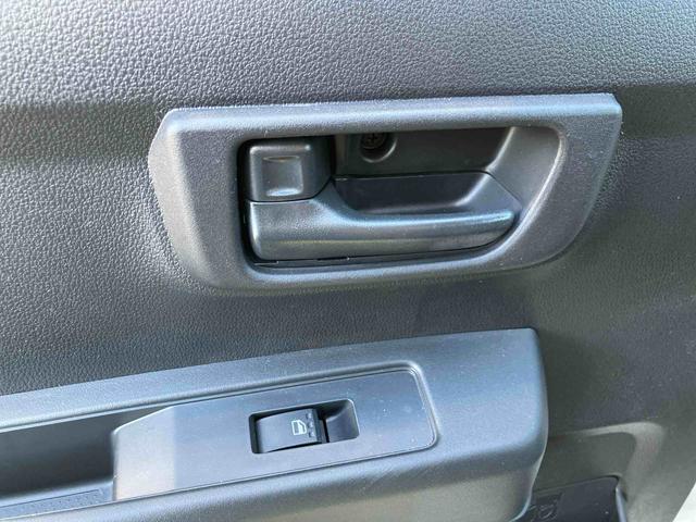 ハイゼットカーゴ ＤＸ　走行距離無制限１２ヶ月保証付き　アイドリングストップ機能　運転席助手席エアバック　セキュリティアラーム　禁煙　オートＬＥＤ　両側スライドドア　横滑り防止装置　オートライト　車線逸脱　記録簿　ＡＢＳ（33枚目）