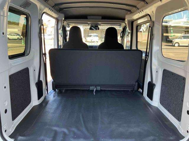 ハイゼットカーゴ ＤＸ　走行距離無制限１２ヶ月保証付き　アイドリングストップ機能　運転席助手席エアバック　セキュリティアラーム　禁煙　オートＬＥＤ　両側スライドドア　横滑り防止装置　オートライト　車線逸脱　記録簿　ＡＢＳ（40枚目）