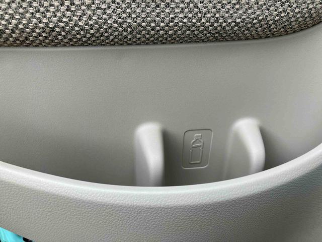 �X�^�b�t�́A�}�X�N���p�ɂĐڋq���΂����Ē����܂��B