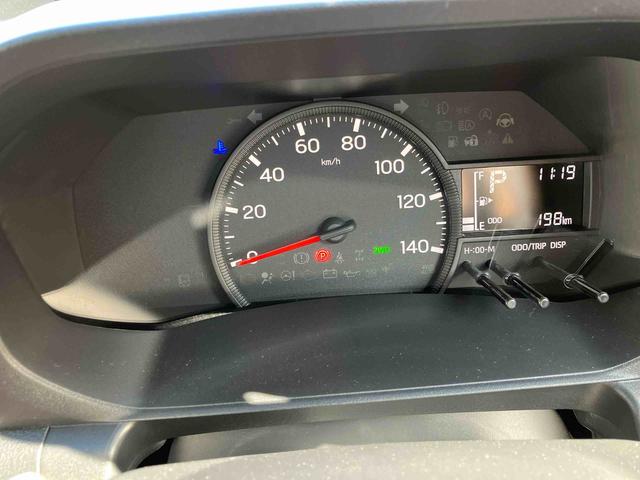 ハイゼットトラック ジャンボエクストラ ワンオーナー 走行距離無制限12ヶ月保証付き イモビライザー スマ-トキー 助手席エアバック リモコンキー 記録簿付き オートマチックハイビーム スーパーデフロック 横滑り防止機能 パートタイム4WD 禁煙車(19枚目)