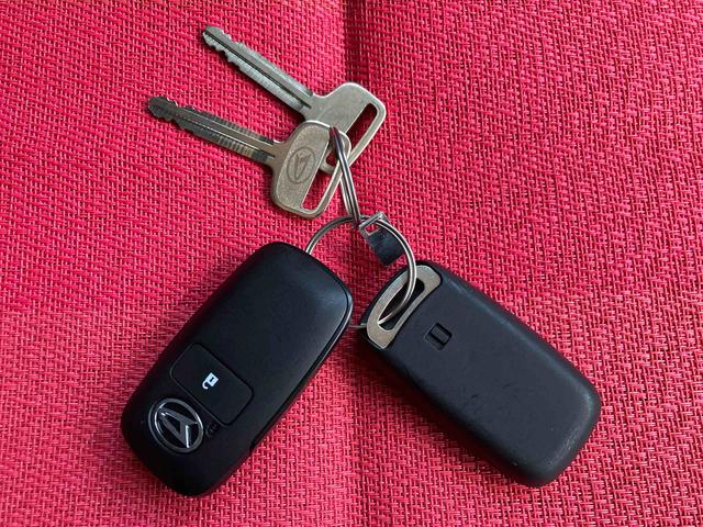 ハイゼットトラック ジャンボエクストラ ワンオーナー 走行距離無制限12ヶ月保証付き イモビライザー スマ-トキー 助手席エアバック リモコンキー 記録簿付き オートマチックハイビーム スーパーデフロック 横滑り防止機能 パートタイム4WD 禁煙車(41枚目)