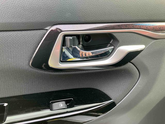 �X�^�b�t�́A�}�X�N���p�ɂĐڋq���΂����Ē����܂��B