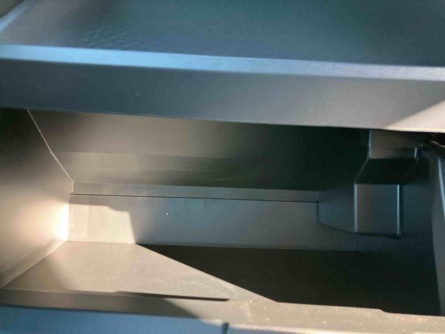 タント カスタムＸ　ワンオーナー　走行距離無制限１２ヶ月保証付き　１オーナ　ＬＫＡ　セキュリティ　点検記録簿　アイスト　バックカメラ付　ＡＴハイビーム　キーフリーキー　禁煙　Ｓヒーター　スマートキー＆プッシュスタート　衝突安全ボディ（28枚目）