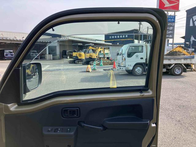 ハイゼットトラック ジャンボエクストラ　ワンオーナー　走行距離無制限１２ヶ月保証付き　イモビライザー　スマ－トキー　助手席エアバック　リモコンキー　記録簿付き　オートマチックハイビーム　スーパーデフロック　横滑り防止機能　パートタイム４ＷＤ　禁煙車（30枚目）