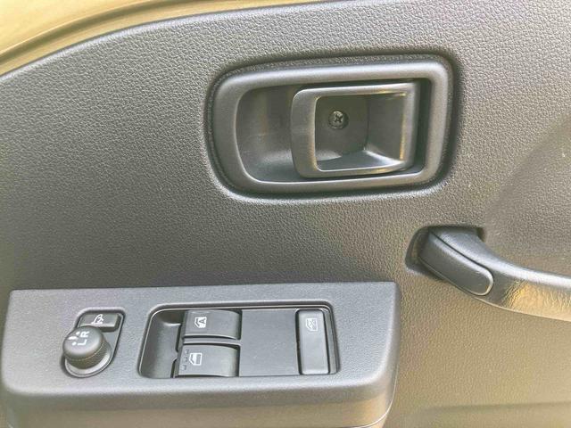 ハイゼットトラック ジャンボエクストラ　ワンオーナー　走行距離無制限１２ヶ月保証付き　イモビライザー　スマ－トキー　助手席エアバック　リモコンキー　記録簿付き　オートマチックハイビーム　スーパーデフロック　横滑り防止機能　パートタイム４ＷＤ　禁煙車（31枚目）