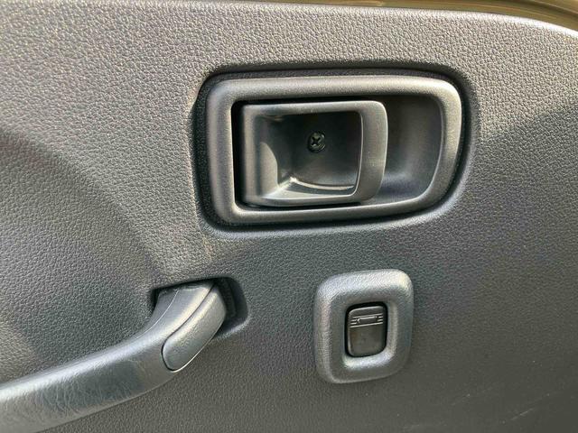 ハイゼットトラック ジャンボエクストラ　ワンオーナー　走行距離無制限１２ヶ月保証付き　イモビライザー　スマ－トキー　助手席エアバック　リモコンキー　記録簿付き　オートマチックハイビーム　スーパーデフロック　横滑り防止機能　パートタイム４ＷＤ　禁煙車（33枚目）