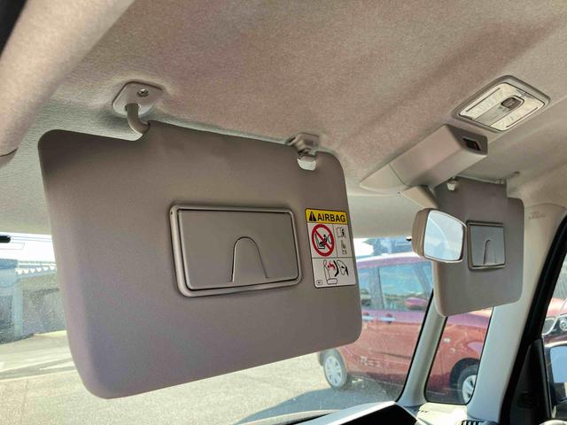 �X�^�b�t�́A�}�X�N���p�ɂĐڋq���΂����Ē����܂��B