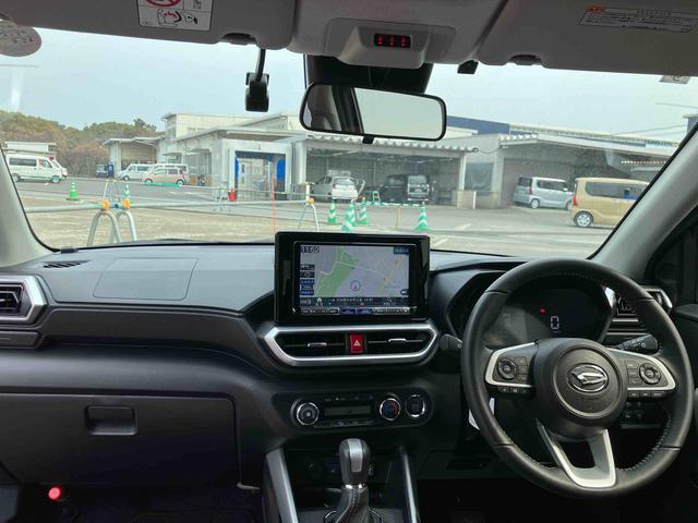 �X�^�b�t�́A�}�X�N���p�ɂĐڋq���΂����Ē����܂��B