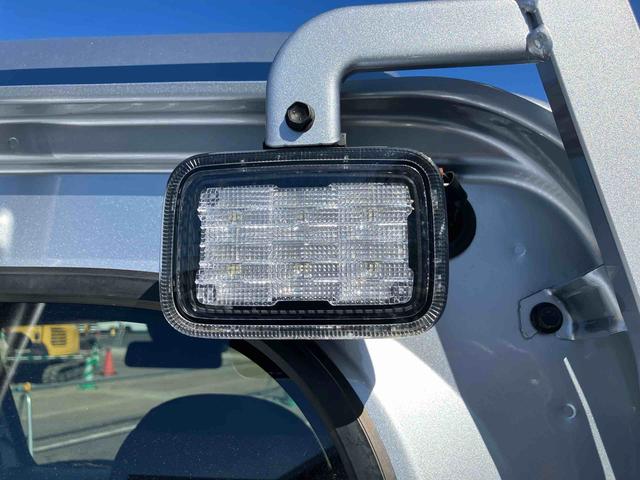 ハイゼットトラック ジャンボエクストラ 走行距離無制限12ヶ月保証付き エコアイドル キーレスキー 盗難防止 オートLED スマートキープッシュスタート センターデフロック 運転席エアバッグ 横滑り防止システム 切替式4WD Wエアバック(41枚目)