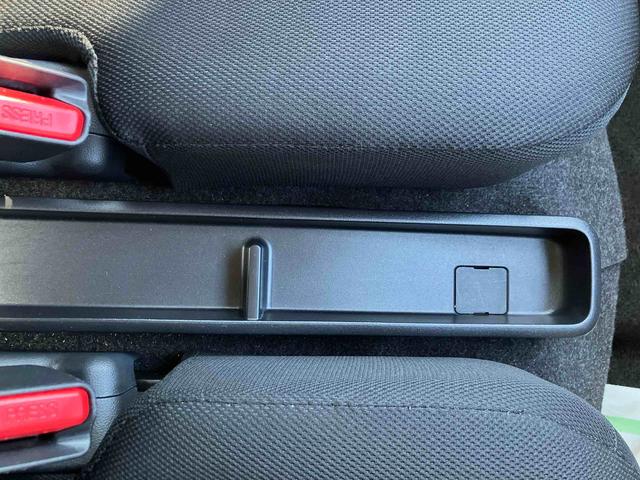 ����ɏڂ����S�Ă̎ԗ��Ɏԗ���ԏؖ�����t���Ă���܂��B