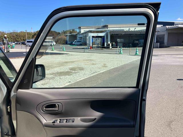 タント Ｘリミテッド　走行距離無制限１２ヶ月保証付き　キーフリースマートキー　点検記録簿　片側スライドドア　ＷエアＢ　アルミホイル　運転席エアバック　キーレスエントリーシステム　禁煙　ＡＢＳ（30枚目）