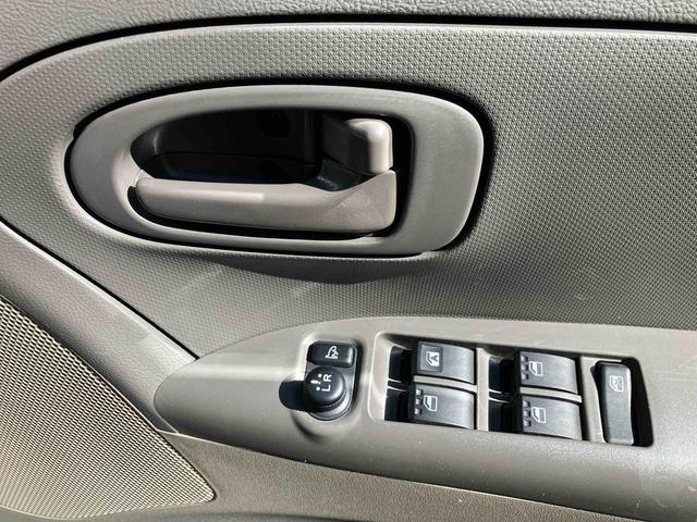 タント Ｘリミテッド　走行距離無制限１２ヶ月保証付き　キーフリースマートキー　点検記録簿　片側スライドドア　ＷエアＢ　アルミホイル　運転席エアバック　キーレスエントリーシステム　禁煙　ＡＢＳ（31枚目）