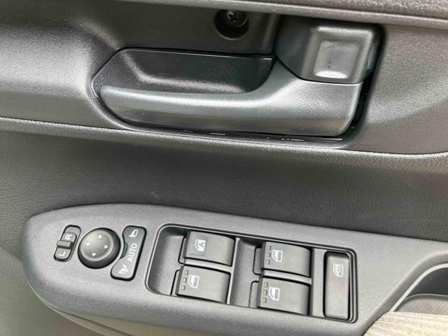 ムーヴ Ｘ　ワンオーナー　走行距離無制限１２ヶ月保証付き　盗難防止装置　キーレスエントリー　スマートキー　アイドリングストップ　オートライト　オートマチックハイビーム　レーンキープアシスト　誤発進抑制装置　ＬＥＤランプ（31枚目）