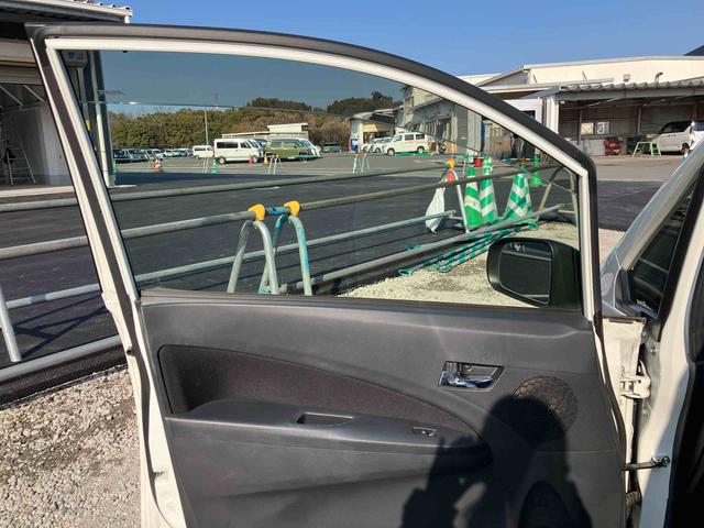 ムーヴ カスタム　Ｘ　走行距離無制限１２ヶ月保証付き　アイドリングストップ車　Ｂｌｕｅｔｏｏｔｈ音楽　禁煙　運転席エアバック　イモビライザー　ＤＶＤ再生可　ドラレコ　ＡＵＸ　ＡＷ　助手席エアバック　ＥＳＣ　ＡＢＳ　ＵＳＢ（32枚目）