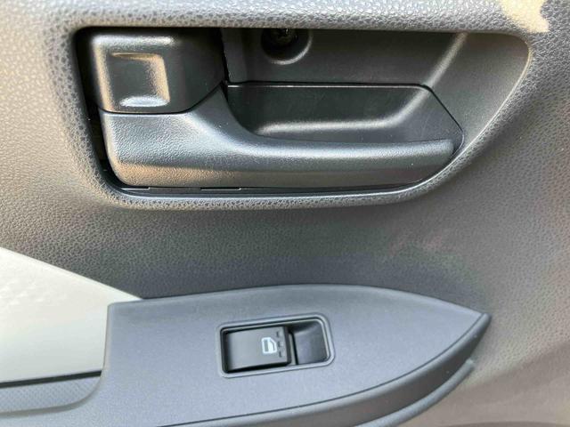 �X�^�b�t�́A�}�X�N���p�ɂĐڋq���΂����Ē����܂��B