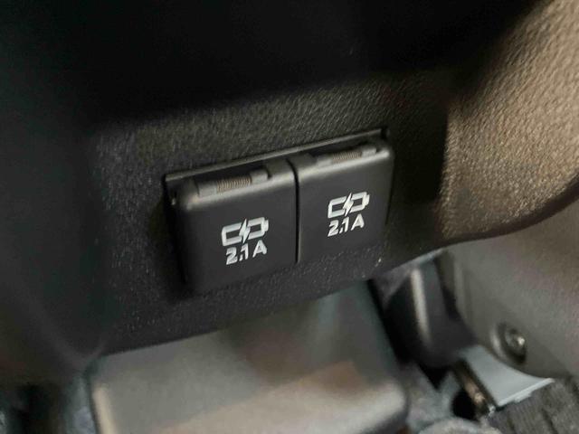 �X�^�b�t�́A�}�X�N���p�ɂĐڋq���΂����Ē����܂��B