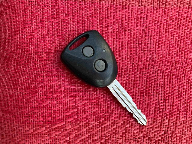 ミラ Ｘスペシャル　走行距離無制限１２ヶ月保証付き　運転席助手席エアバッグ　禁煙　ＤＶＤ再生　ＳＲＳ　メモリーナビ　ナビ　整備点検記録簿　ＡＢＳ　キ－レス（4枚目）