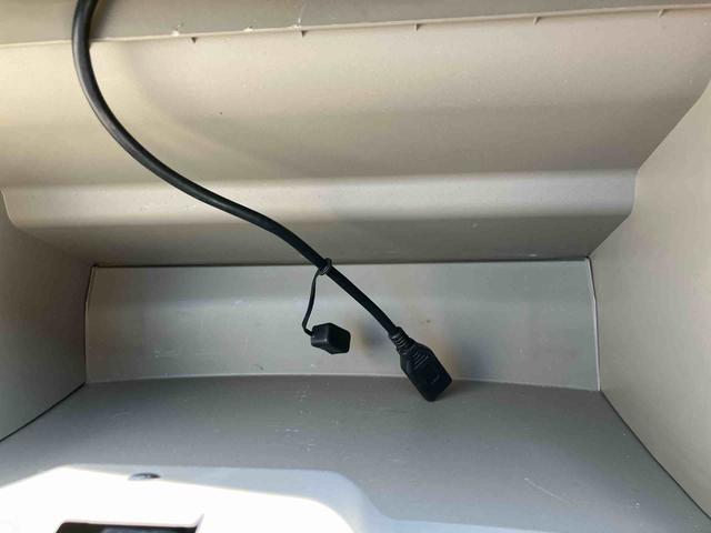 ミラ Ｘスペシャル　走行距離無制限１２ヶ月保証付き　運転席助手席エアバッグ　禁煙　ＤＶＤ再生　ＳＲＳ　メモリーナビ　ナビ　整備点検記録簿　ＡＢＳ　キ－レス（7枚目）