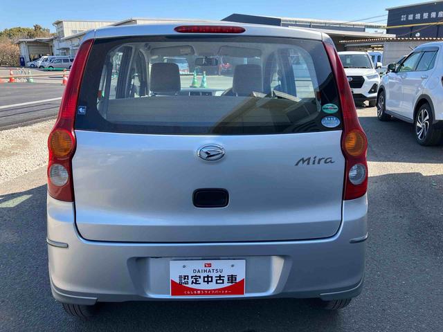 ミラ Ｘスペシャル　走行距離無制限１２ヶ月保証付き　運転席助手席エアバッグ　禁煙　ＤＶＤ再生　ＳＲＳ　メモリーナビ　ナビ　整備点検記録簿　ＡＢＳ　キ－レス（17枚目）