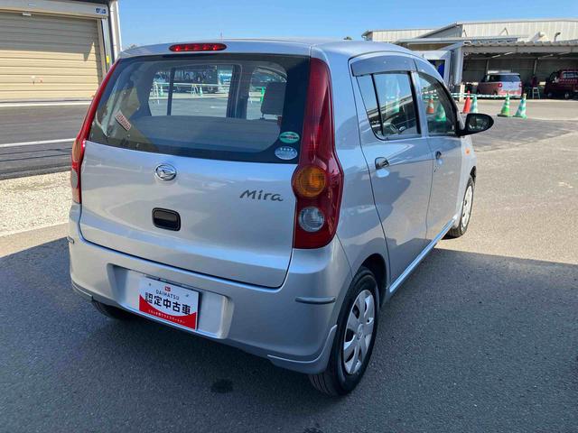 ミラ Ｘスペシャル　走行距離無制限１２ヶ月保証付き　運転席助手席エアバッグ　禁煙　ＤＶＤ再生　ＳＲＳ　メモリーナビ　ナビ　整備点検記録簿　ＡＢＳ　キ－レス（18枚目）