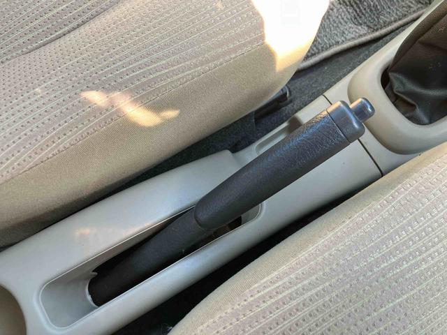 ミラ Ｘスペシャル　走行距離無制限１２ヶ月保証付き　運転席助手席エアバッグ　禁煙　ＤＶＤ再生　ＳＲＳ　メモリーナビ　ナビ　整備点検記録簿　ＡＢＳ　キ－レス（25枚目）