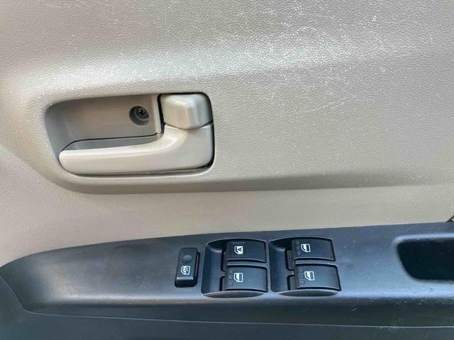 ミラ Ｘスペシャル　走行距離無制限１２ヶ月保証付き　運転席助手席エアバッグ　禁煙　ＤＶＤ再生　ＳＲＳ　メモリーナビ　ナビ　整備点検記録簿　ＡＢＳ　キ－レス（31枚目）