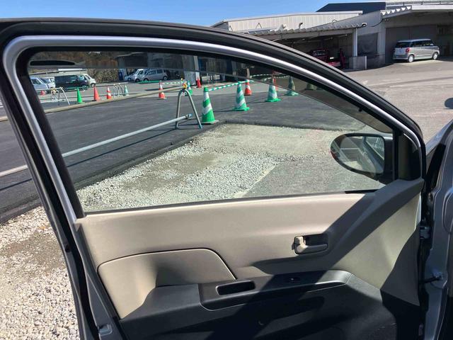 ミラ Ｘスペシャル　走行距離無制限１２ヶ月保証付き　運転席助手席エアバッグ　禁煙　ＤＶＤ再生　ＳＲＳ　メモリーナビ　ナビ　整備点検記録簿　ＡＢＳ　キ－レス（32枚目）