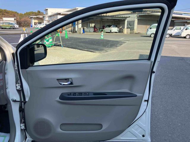 ミライース Ｘ　ＳＡ　走行距離無制限１２ヶ月保証付き　衝突被害軽減Ｂ　助手席エアバッグ　点検記録簿　ｉ－ｓｔｏｐ　横滑り防止装置　キーレスキー　運転席エアバッグ　禁煙車　ＡＢＳ　盗難防止アラーム　ＡＷ（31枚目）