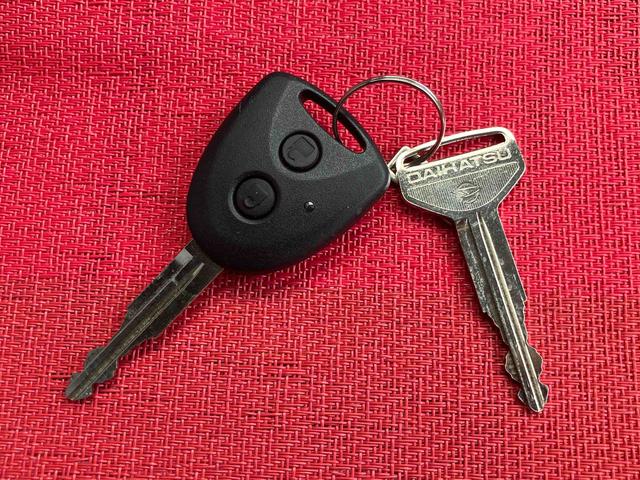 ミライース Ｘ　リミテッドＳＡＩＩＩ　走行距離無制限１２ヶ月保証付き　ナビゲーション搭載　ドライブレコーダー搭載　バックカメラ付き　アイドリングストップ車　コーナーセンサー付き　オートライト　オートハイビーム（2枚目）