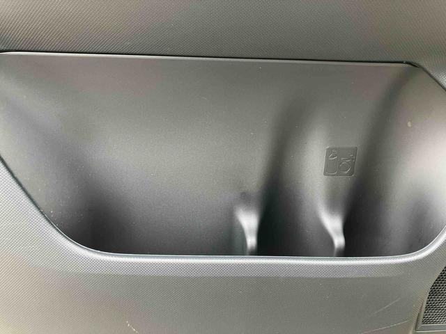 �X�^�b�t�́A�}�X�N���p�ɂĐڋq���΂����Ē����܂��B