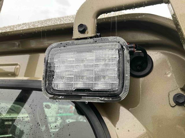 ハイゼットトラック ジャンボエクストラ　ワンオーナー　走行距離無制限１２ヶ月保証付き　エコアイドル　キーレスキー　盗難防止　オートＬＥＤ　スマートキープッシュスタート　運転席エアバッグ　横滑り防止システム　切替式４ＷＤ　Ｗエアバック　禁煙車　オートライト（7枚目）