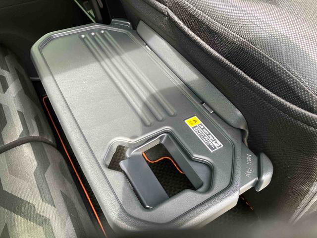 タント ファンクロス ワンオーナー 走行距離無制限12ヶ月保証付き 誤発進抑制機能 AHB バックカメラ付 禁煙 左右パワースライドドア シートH LEDライト 衝突安全ボディ レーンキープアシスト 定期点検記録簿 セキュリティ(6枚目)