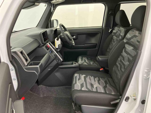 �X�^�b�t�́A�}�X�N���p�ɂĐڋq���΂����Ē����܂��B