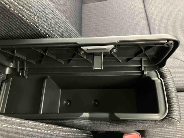 ＲＳ　ワンオーナー　走行距離無制限１２ヶ月保証付き　サポカーＳ　安全ボディ　アダプティブクルコン　ＬＥＤライト　Ａライト　アイドリングストップ機能　ワンオーナー　ターボエンジン　レーンキープ　バックカメラ付き　禁煙（画像31）