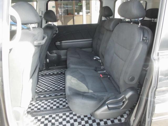 �Q��ڃV�[�g�ł��B�����Ƃ��d���ŃX���C�h�J���܂�