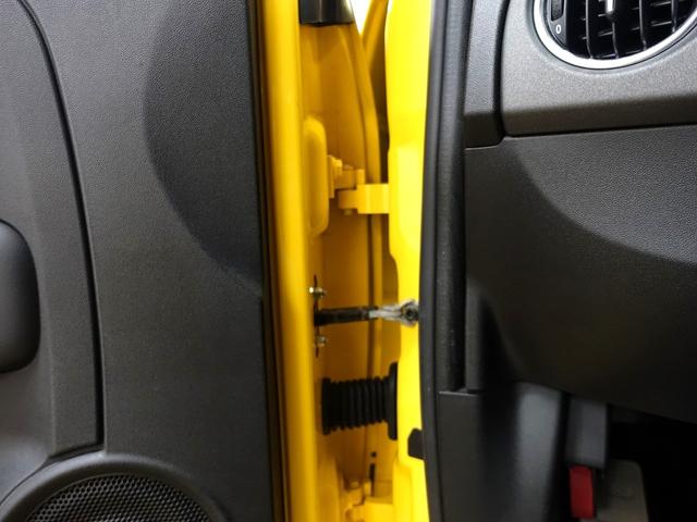 アバルト５９５ コンペティツィオーネ　左ハンドル　タイヤ４本新品　ＤＵＮＬＯＰ　ＤＩＲＥＺＺＡ装着　ｐｉｏｎｅｅｒ製メモリナビＲＺ８００　ＤＶＤ再生　ＵＳＢ端子入力　Ａプレート新品　禁煙車（31枚目）