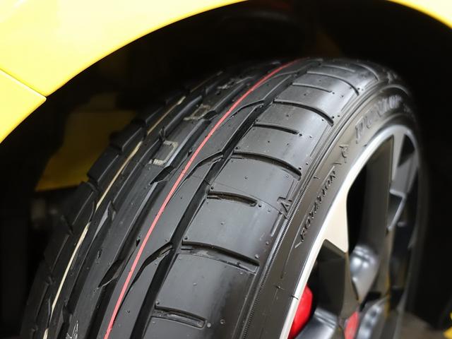 アバルト５９５ コンペティツィオーネ　左ハンドル　タイヤ４本新品　ＤＵＮＬＯＰ　ＤＩＲＥＺＺＡ装着　ｐｉｏｎｅｅｒ製メモリナビＲＺ８００　ＤＶＤ再生　ＵＳＢ端子入力　Ａプレート新品　禁煙車（53枚目）
