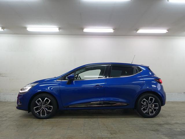 今回の目玉は、ルーテシアＩＶでは定番のＡＣユニットＡＳＳＹ交換納車になります。勿論、新品装着です。定番のユニット内エバボレーターからのＡＣガス漏れの為、加修行い納車！お得感のある１台！