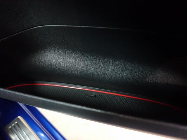 ドアポケット内にも保護ゴムマット！