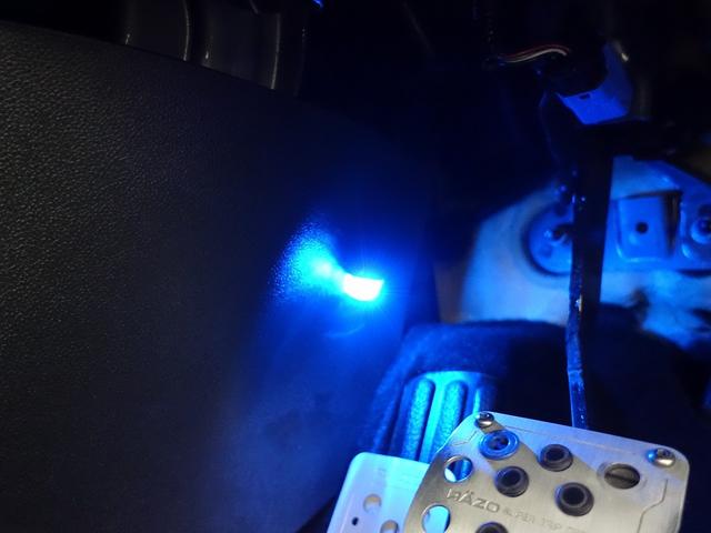 足元のＬＥＤ照明