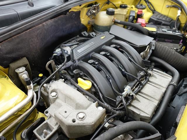 �h�f�R�C���̃R���Q�[�g�`���[�u����������ƁA�w�b�h�J�o�[�{���g�V�[�����O���Ď{�H�s���Ă���܂��B