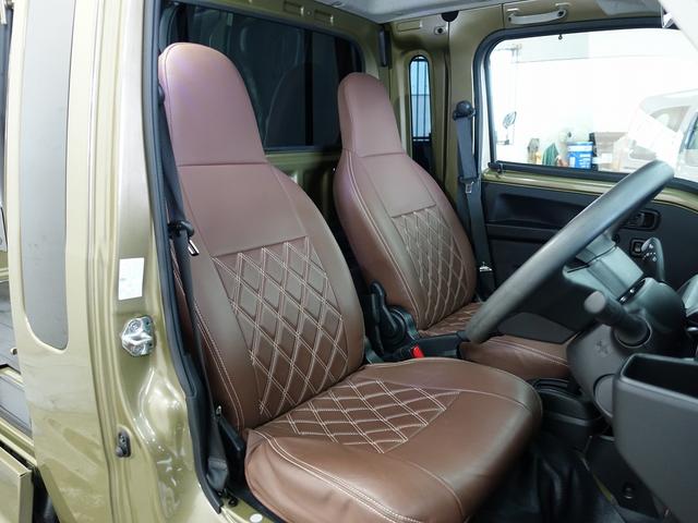 �V�[�g�J�o�[�͏a���`���R�F�i���F�u���E���j�̃^�C�s���O�t���̃J�o�[�����ɂȂ�܂��B�^�C�s���O�t���Ȃ̂ō����ł���B