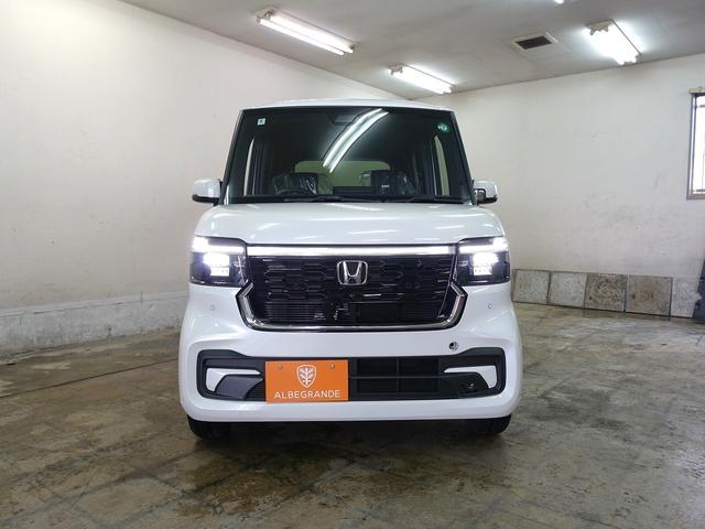 N-BOXカスタム ベースグレード 大画面9インチコネクトナビ地デジTV装着 CarPLAY機能 純正バックカメラ 登録済未使用車 新品純正フロアマットセット シートヒーター 左側電動スライドドア(3枚目)