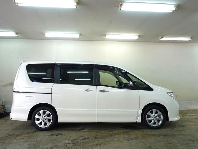 セレナ ハイウェイスター　Ｖセレクション　８人乗り　禁煙車　ダブルエアコン　ナビ地デジＴＶ　ＤＶＤ再生　バックカメラ　前後ドライブレコーダー　２０２５年製日本製タイヤ装着（6枚目）