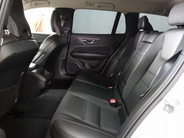 Ｖ６０ Ｔ５　モメンタム　ベースモデル　禁煙車　１オーナー車　ハーフレザー　タイヤ２本新品装着Ｍｉｃｈｅｌｉｎプライマシー４ＳＴ　純正ナビＴＶ　ＣａｒＰＬＡＹ機能　Ｂｌｕｅｔｏｏｔｈ機能　ＣＤ再生　ＥＴＣ（28枚目）