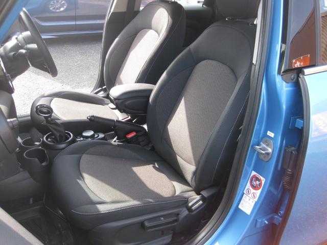 ＭＩＮＩ クーパー　１７インチアルミ　純正ナビ　Ｂｌｕｅｔｏｏｔｈ　ＥＴＣ　ドラレコ２カメラ　スマートキー　プッシュスタート　アイドリングストップ　電格ミラー　オートエアコン　Ｗエアバッグ　ＡＢＳ（15枚目）