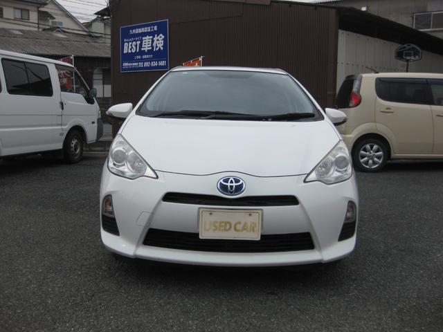 アクア Ｓ　純正ナビ　ＴＶ　バックカメラ　Ｂｌｕｅｔｏｏｔｈオーディオ　スマートキー２個　オートエアコン　プッシュスタート　電格ウィンカーミラー　ステアリングリモコン　Ｗエアバッグ　ＡＢＳ（4枚目）