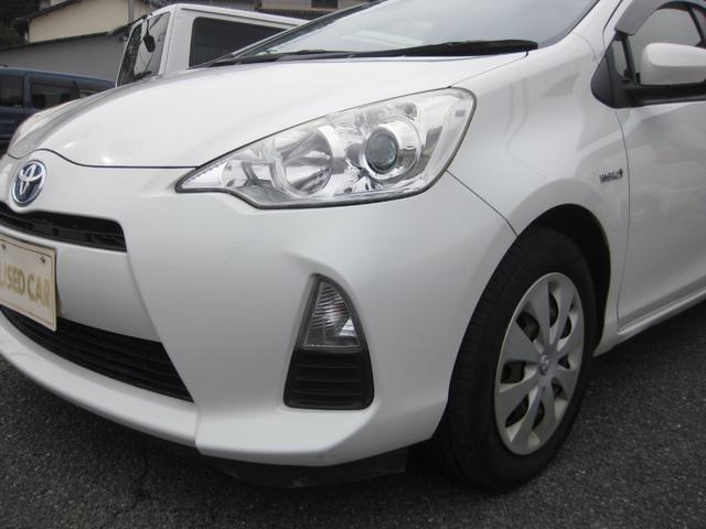 アクア Ｓ　純正ナビ　ＴＶ　バックカメラ　Ｂｌｕｅｔｏｏｔｈオーディオ　スマートキー２個　オートエアコン　プッシュスタート　電格ウィンカーミラー　ステアリングリモコン　Ｗエアバッグ　ＡＢＳ（6枚目）