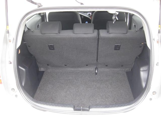 アクア Ｓ　純正ナビ　ＴＶ　バックカメラ　Ｂｌｕｅｔｏｏｔｈオーディオ　スマートキー２個　オートエアコン　プッシュスタート　電格ウィンカーミラー　ステアリングリモコン　Ｗエアバッグ　ＡＢＳ（18枚目）